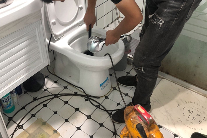 上虞马桶堵塞自己疏通还是找师傅?专业上门服务让你省时更省心